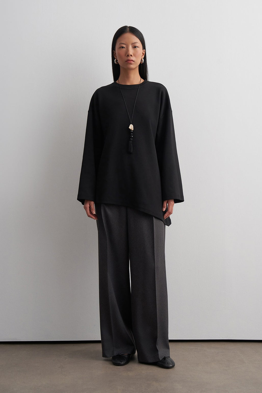 Kali Asymmetric Sweatshirt Black