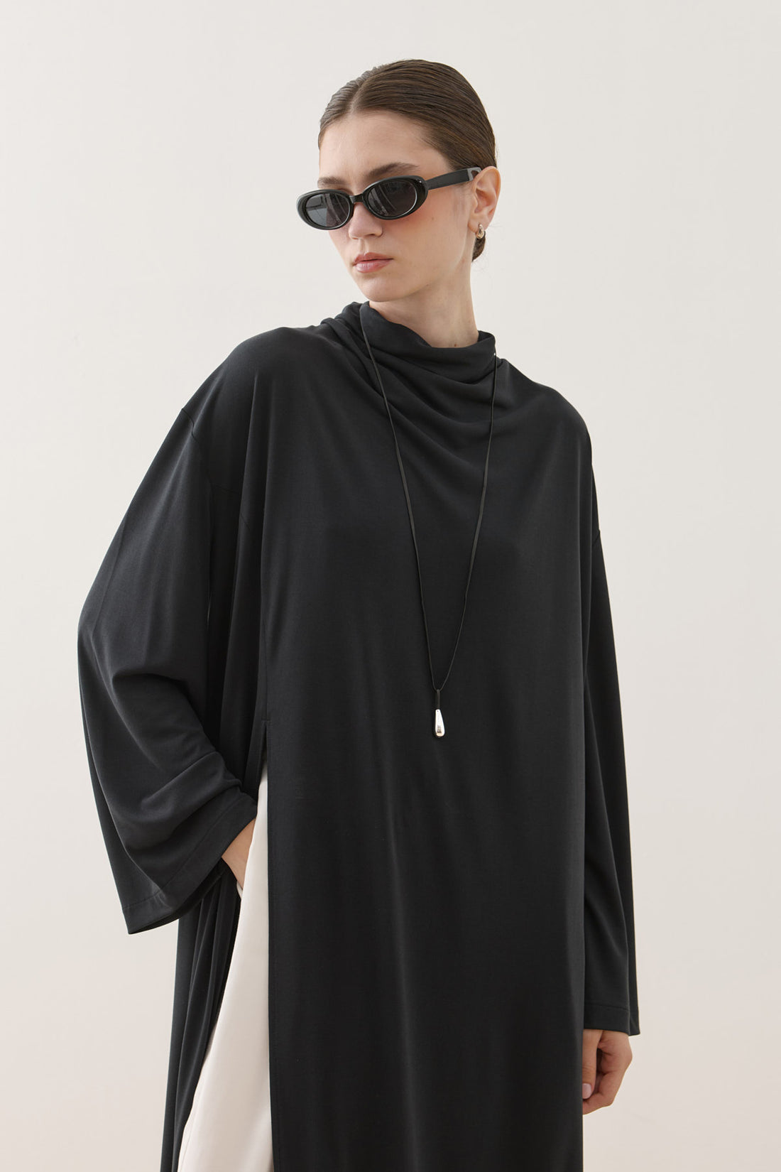 Lightweight Modal Long Top Black