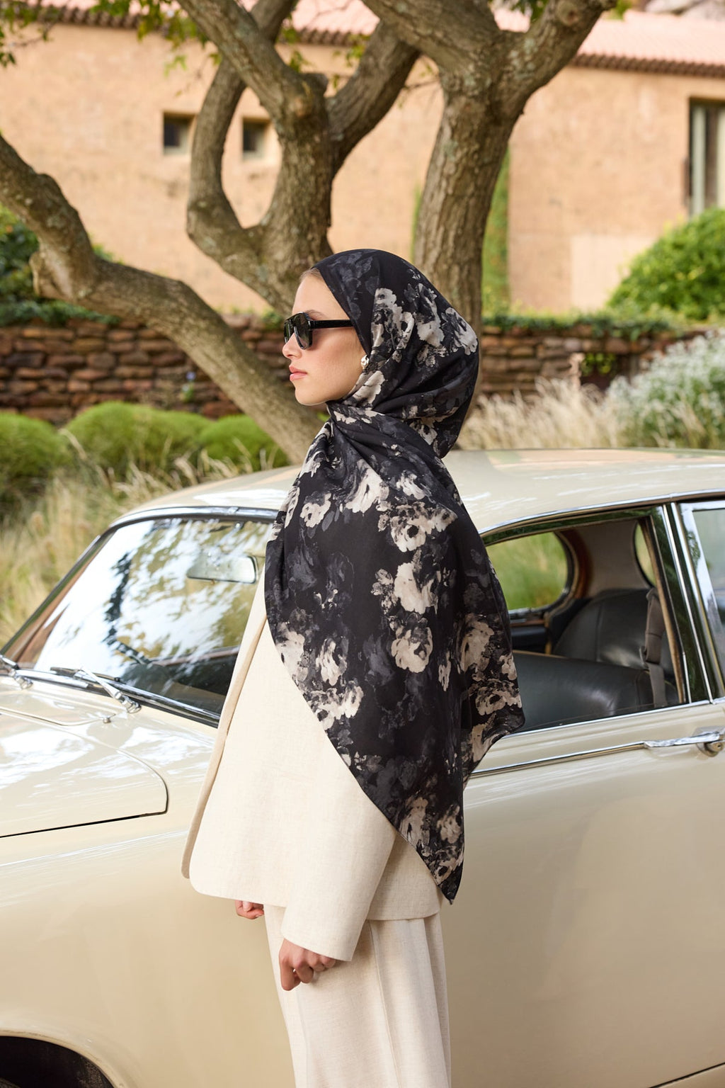 Deluxe Summer Flow Shawl Black