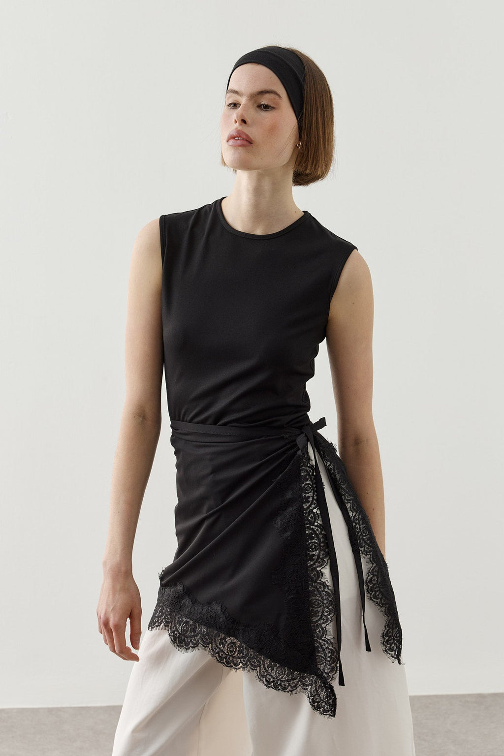 Lace-Trimmed Waist Accessory Black
