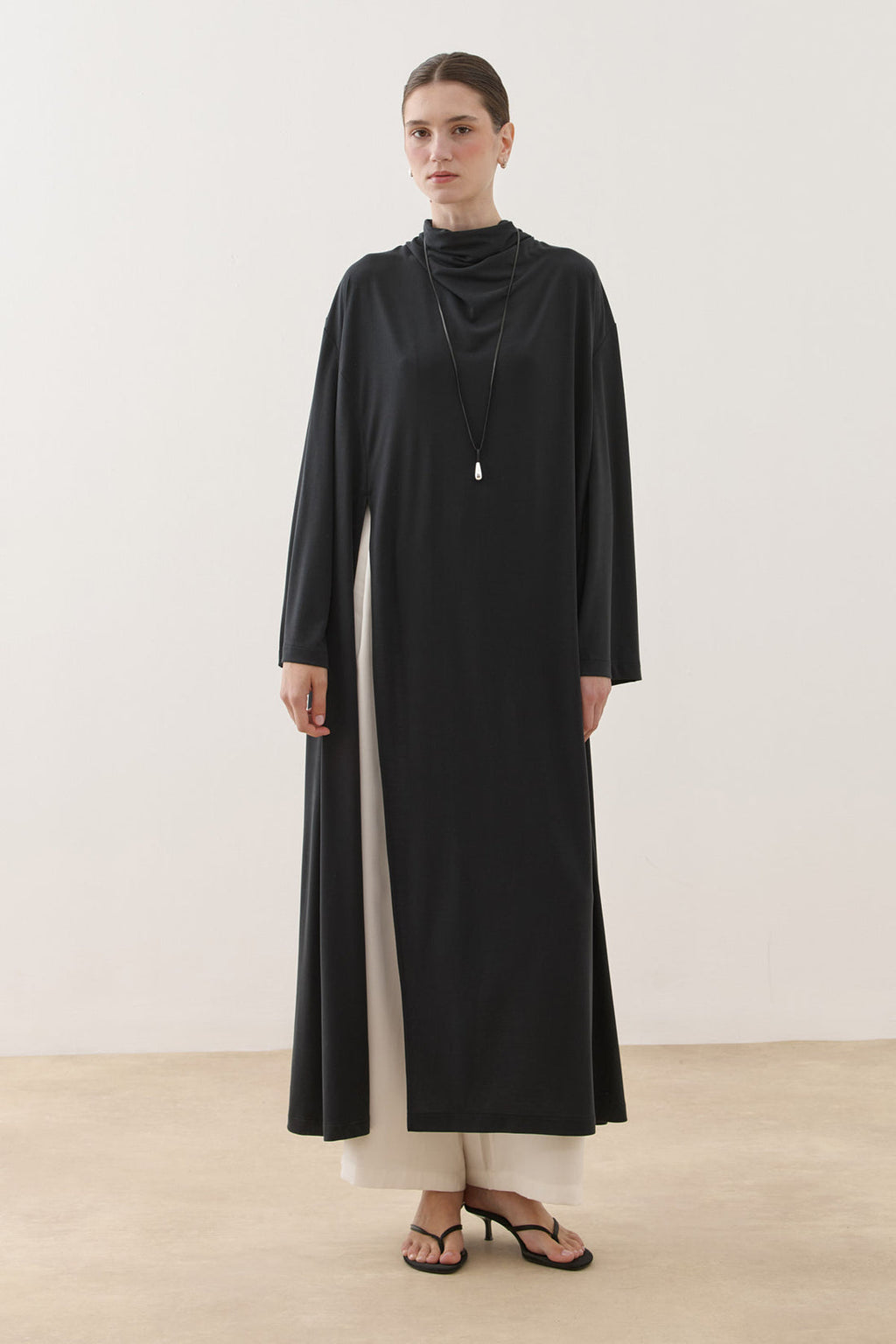 Lightweight Modal Long Top Black