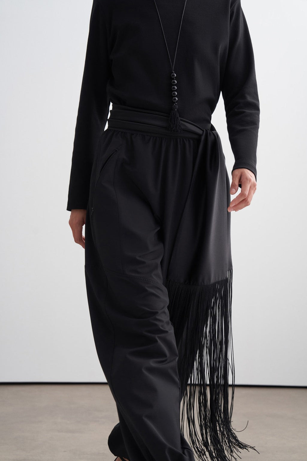Tassel-Detail Scarf Black