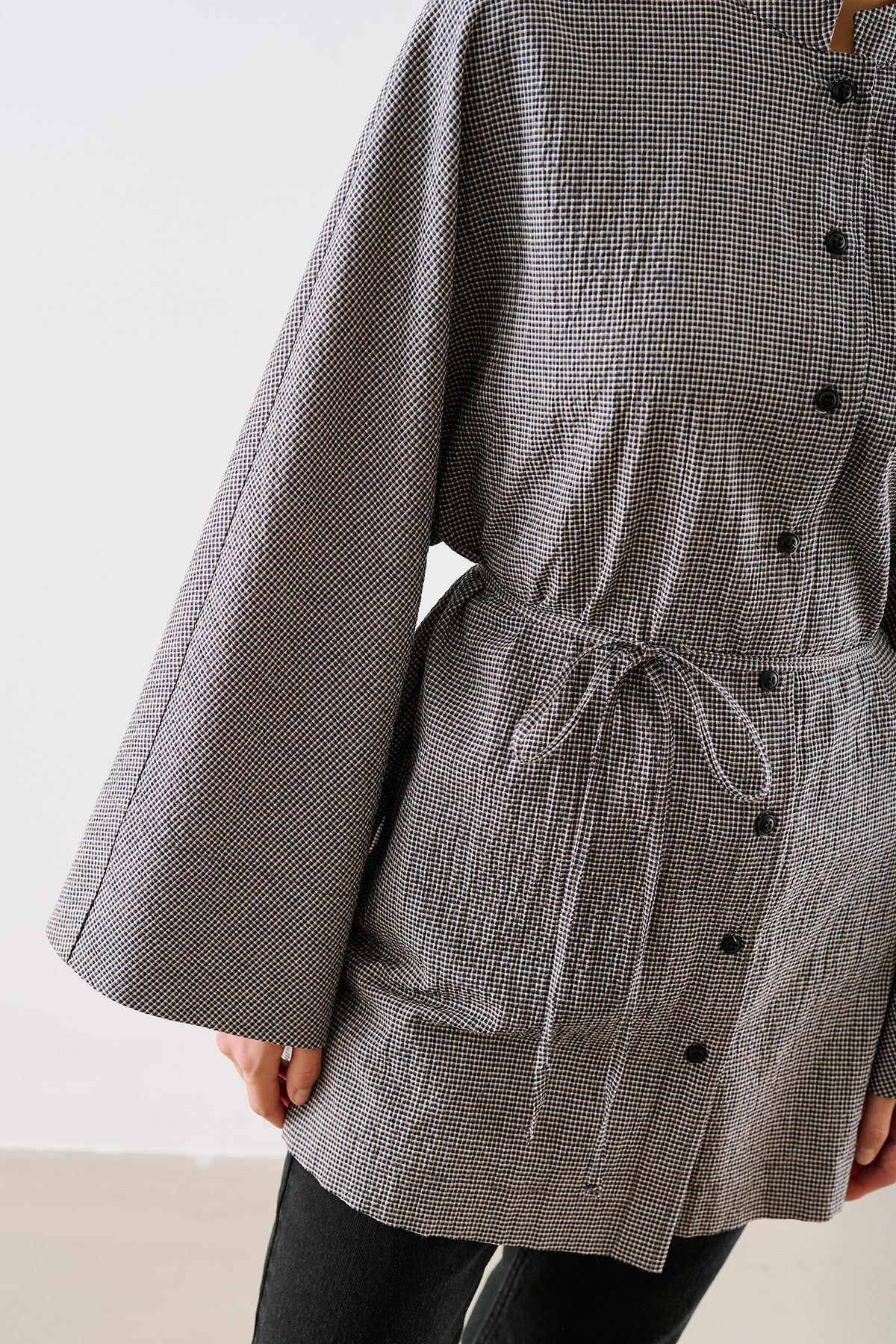 Wide-Sleeve Belted Tunic Black