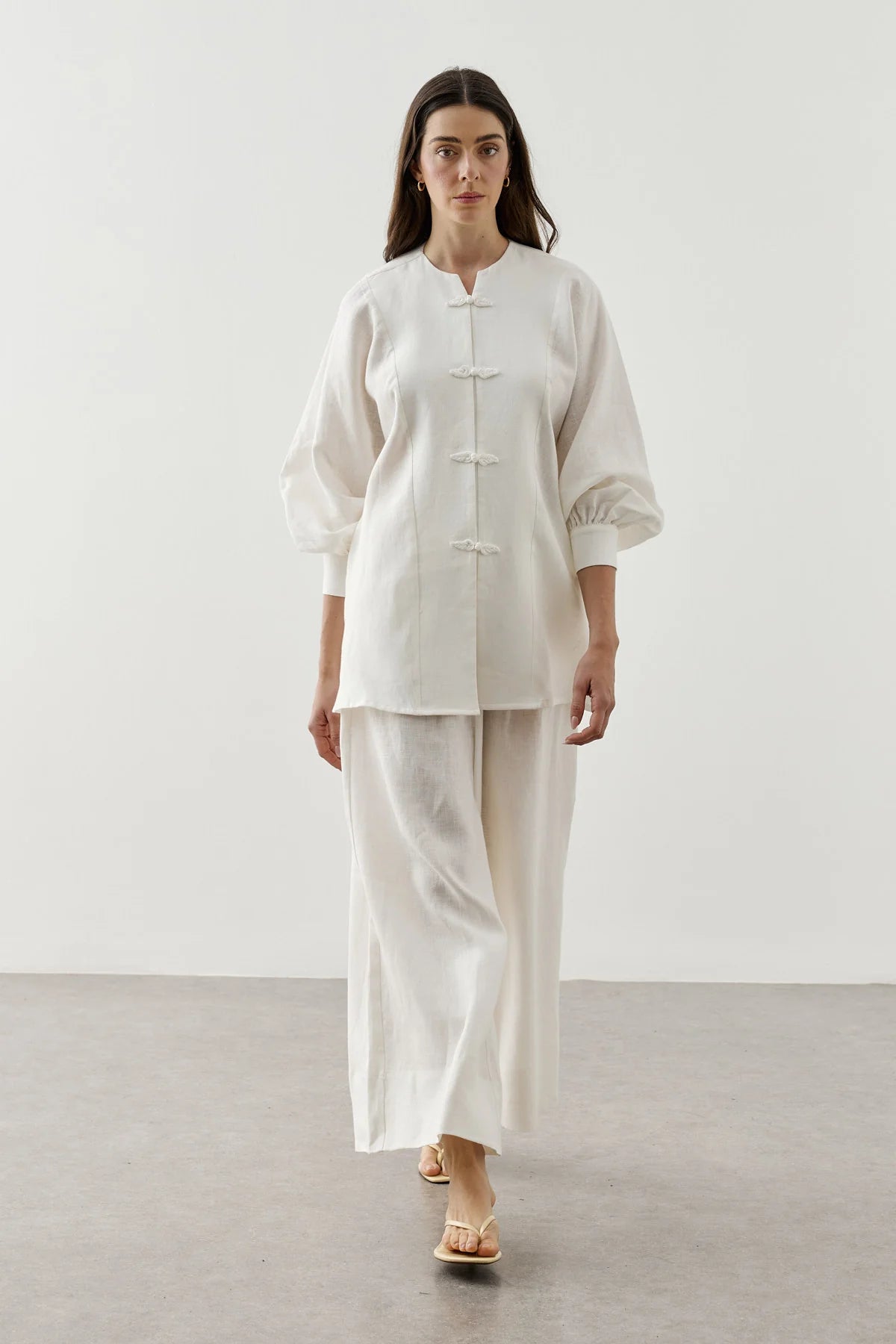 Linen Japandi Button-Up Shirt
Jacket White