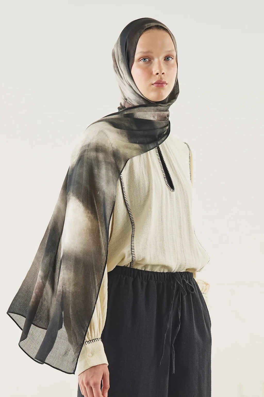 Pure Flow Soft Viscose Shawl Mink