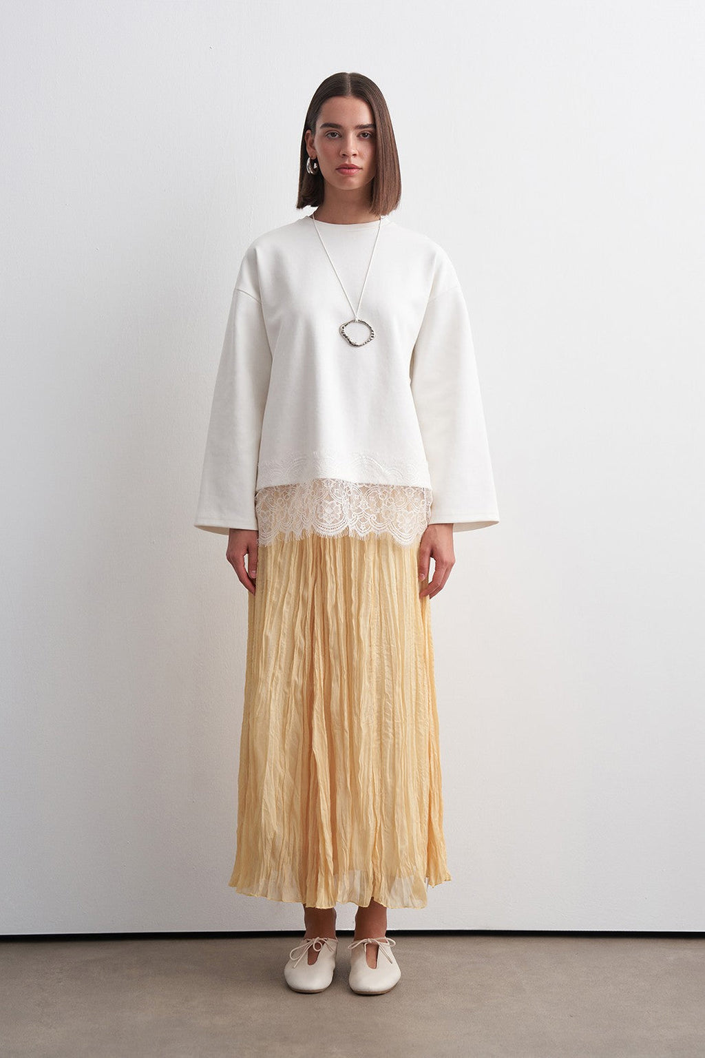 Lace Mach Sweatshirt White