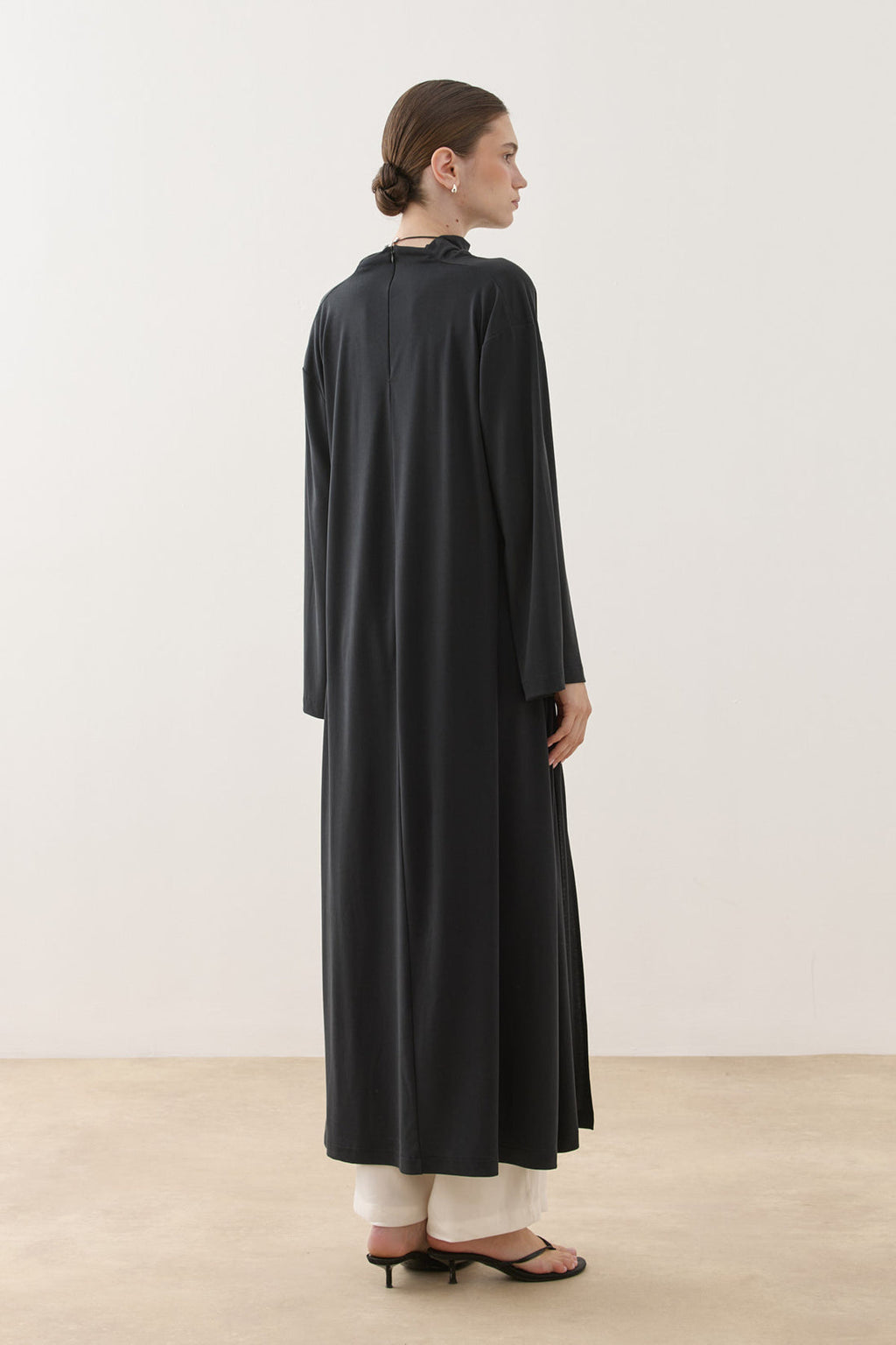 Lightweight Modal Long Top Black