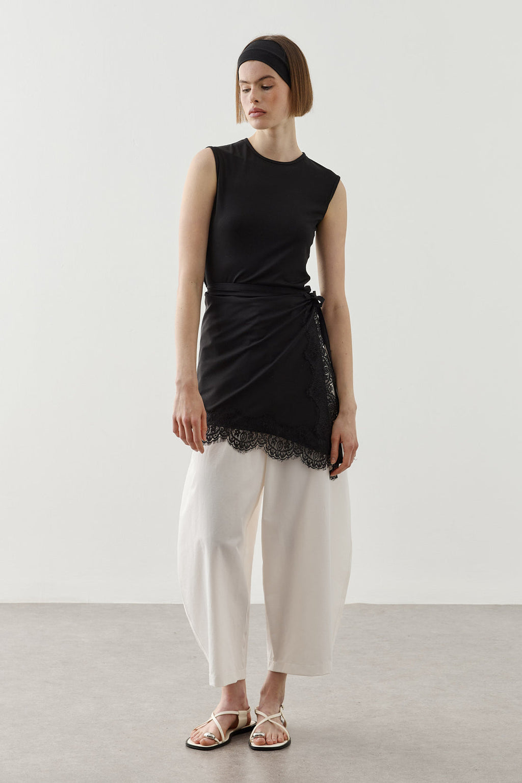 Lace-Trimmed Waist Accessory Black