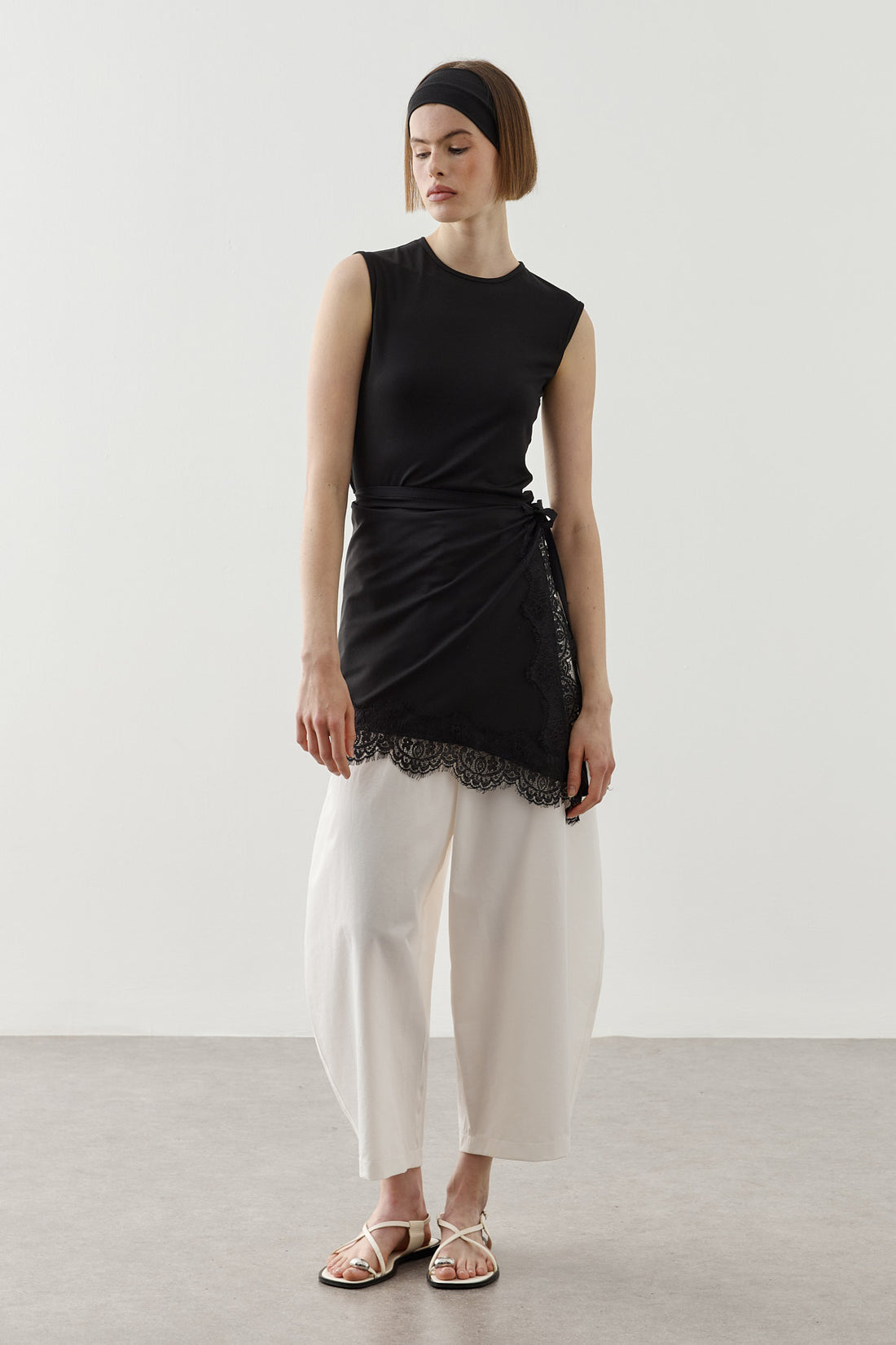 Lace-Trimmed Waist Accessory Black