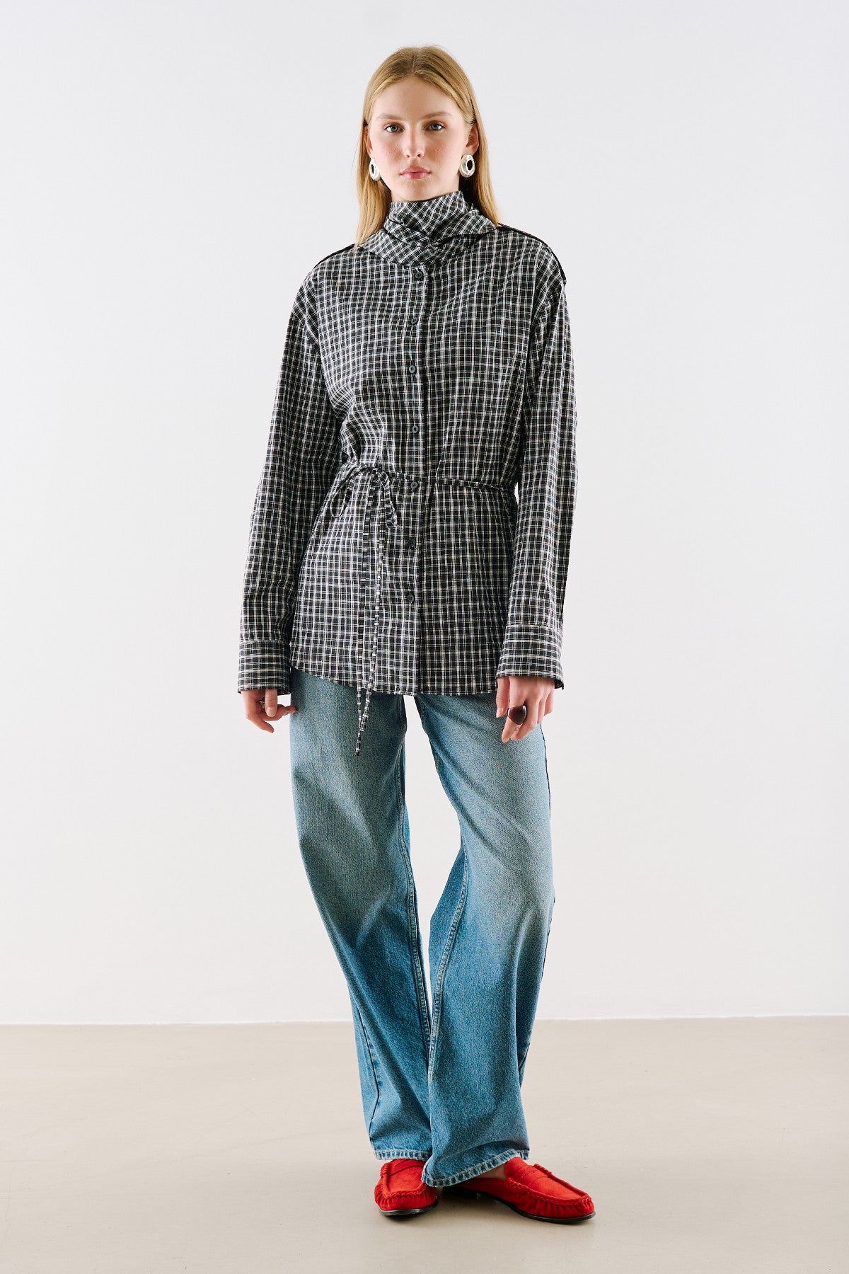 Scarf-Tie Collar Shirt Black Plaid