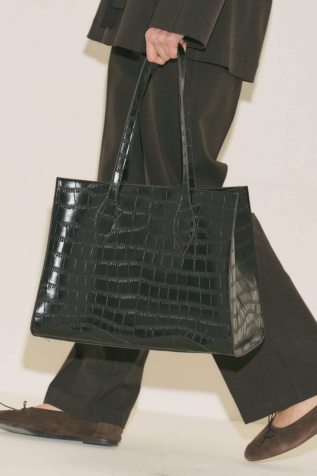 Embossed Leather City Bag Brown