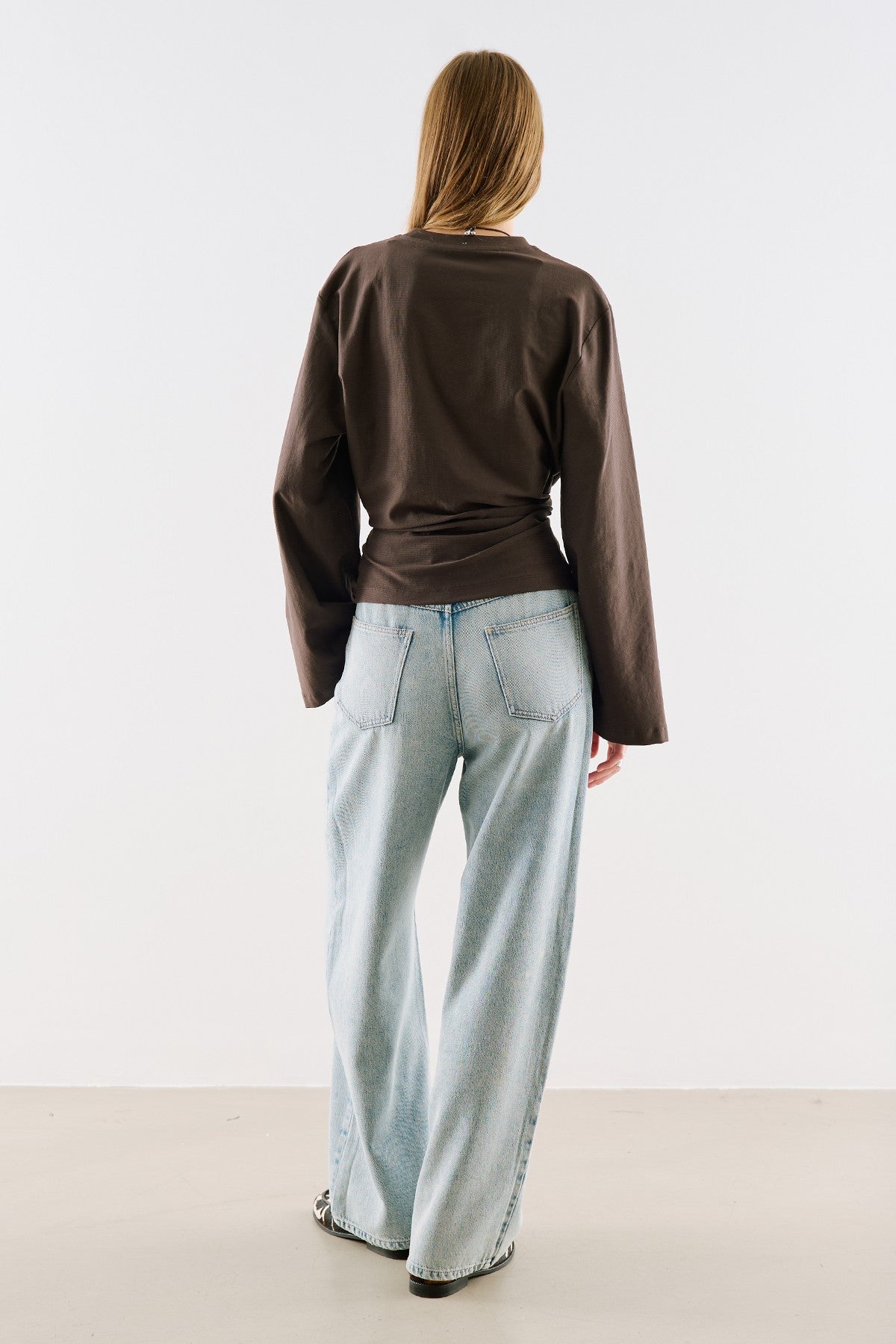 Slightly Fitted T-Shirt Brown