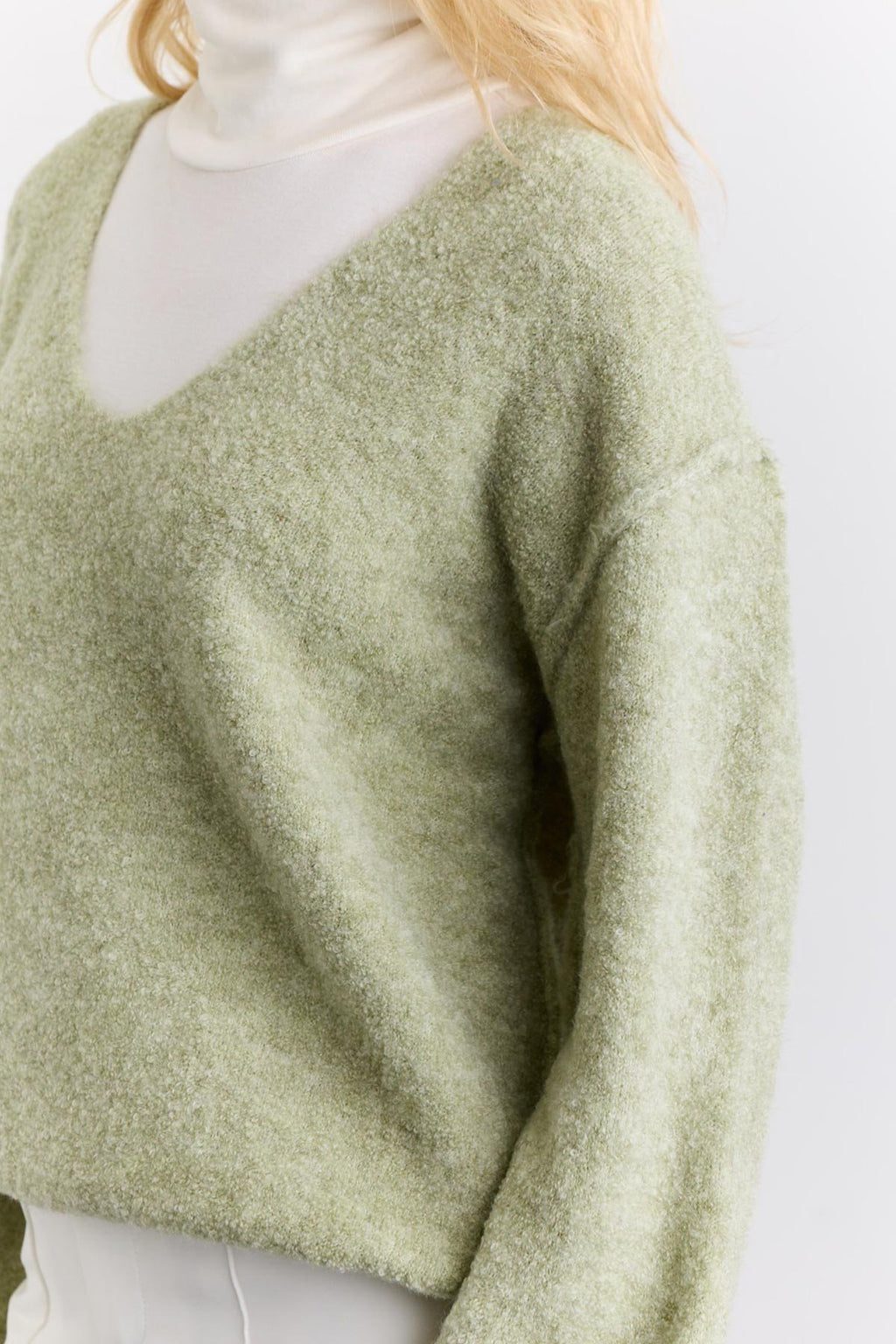 Soft-Textured Knit Sweater Green