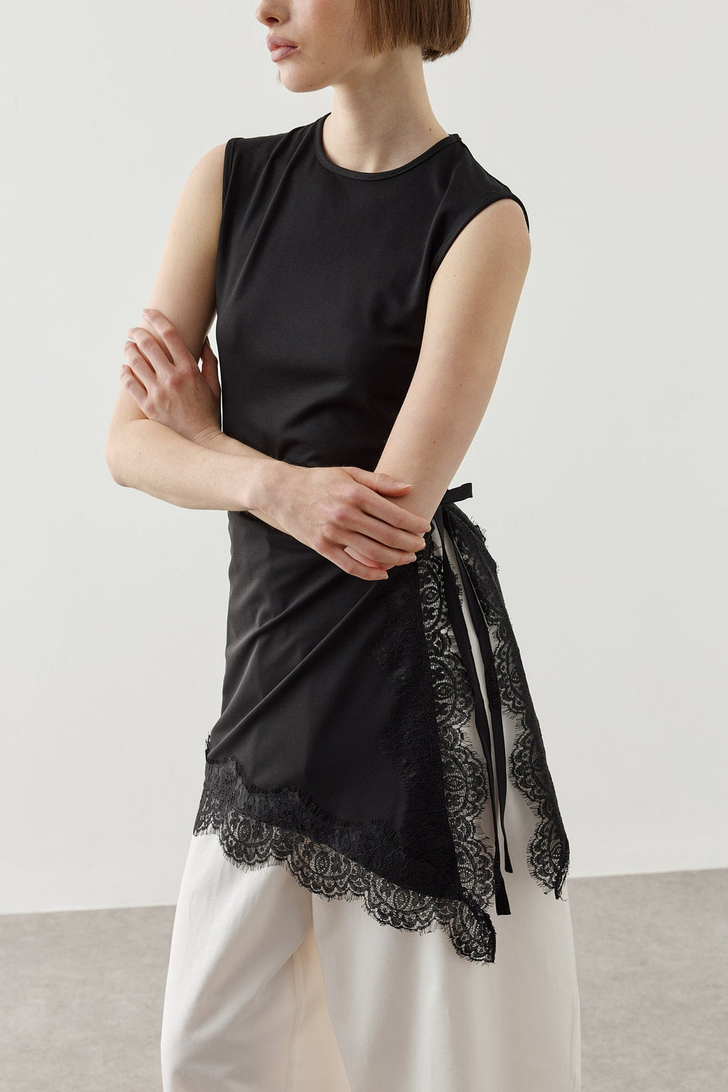 Lace-Trimmed Waist Accessory Black