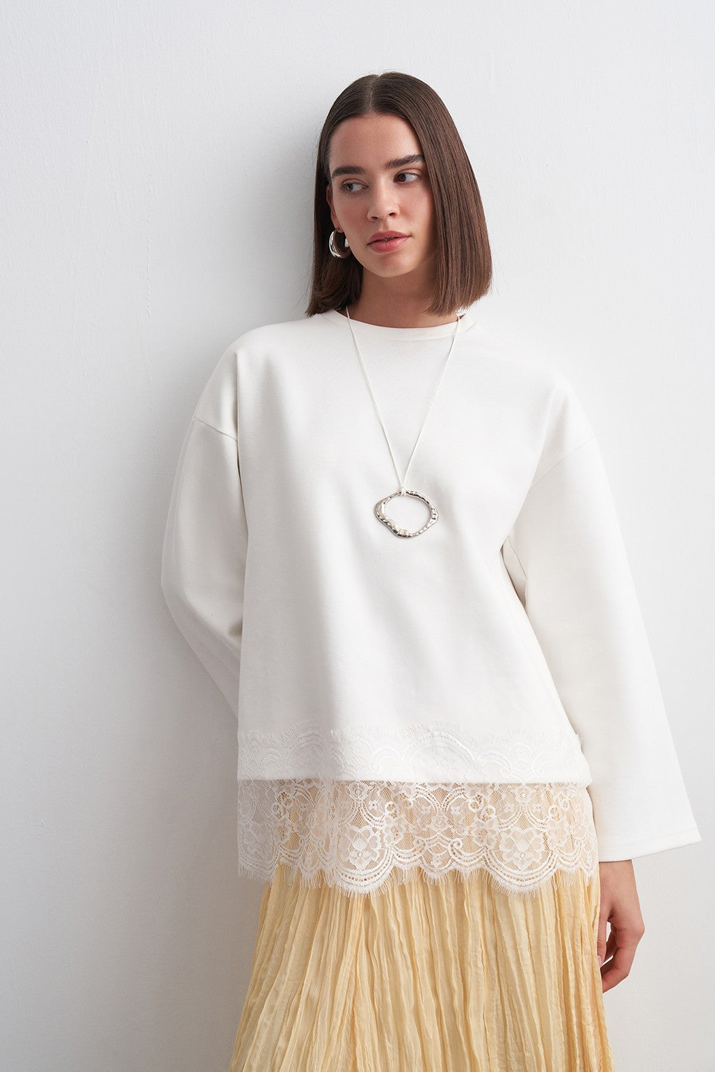 Lace Mach Sweatshirt White