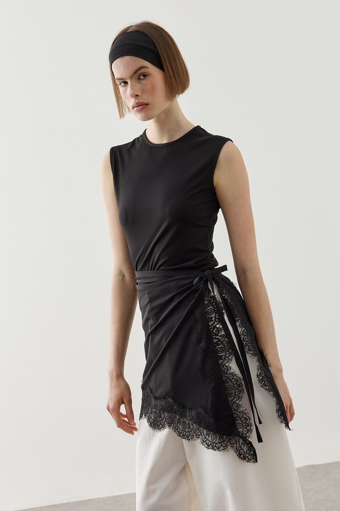 Lace-Trimmed Waist Accessory Black