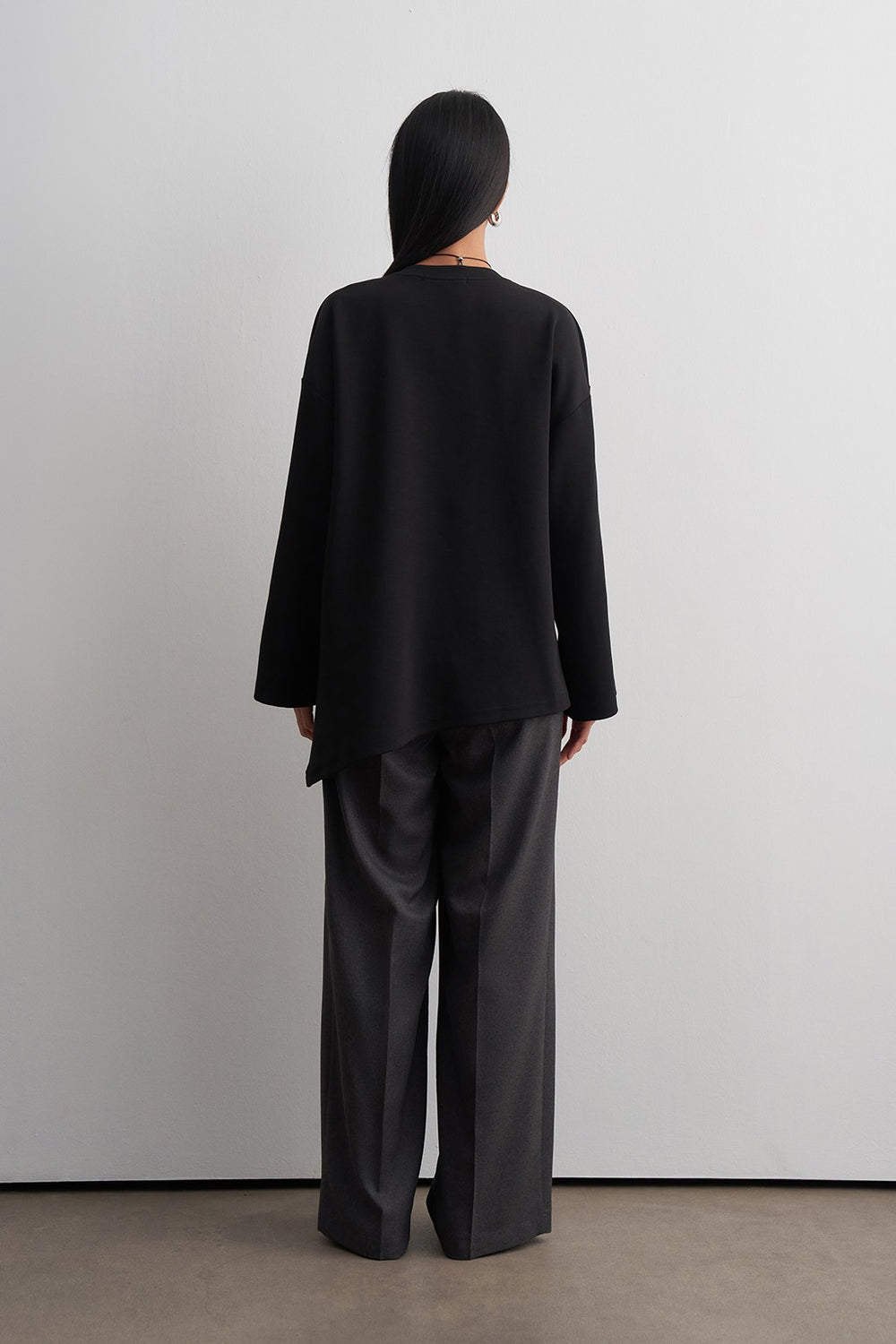 Kali Asymmetric Sweatshirt Black