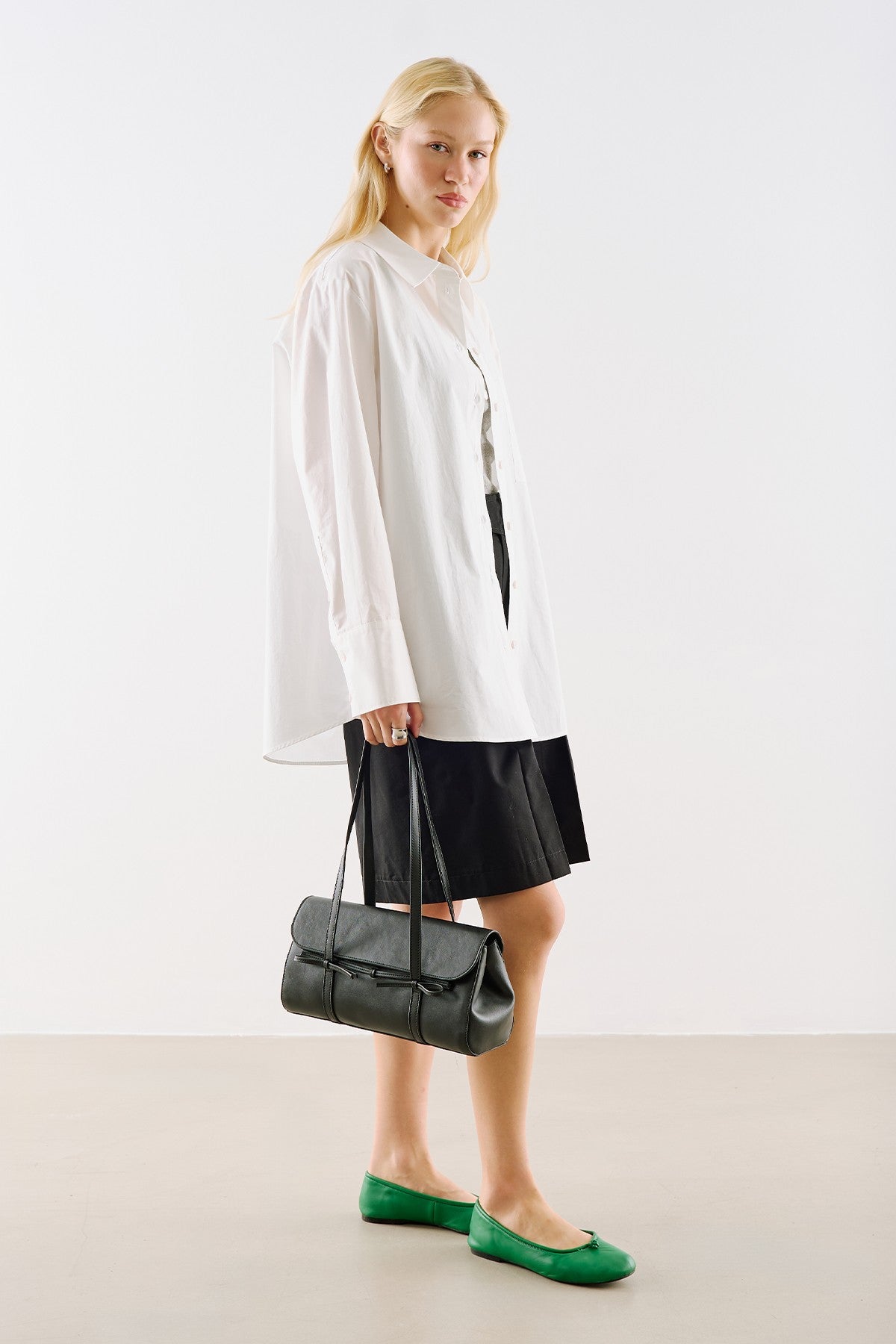 Misty Flap Shoulder Bag Black