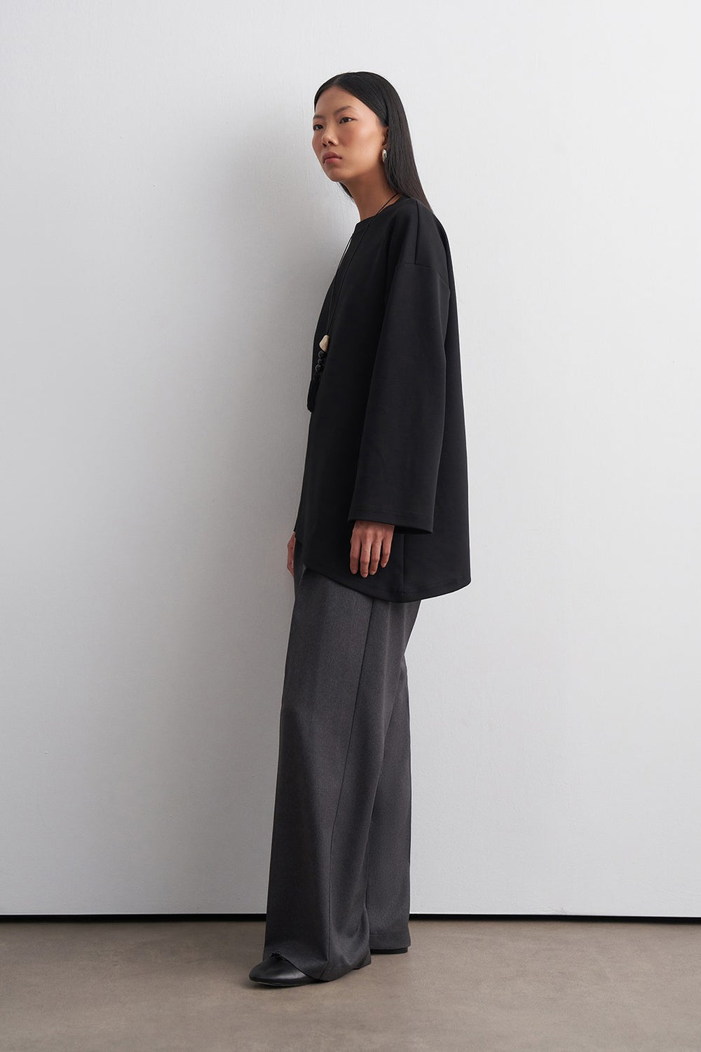 Kali Asymmetric Sweatshirt Black