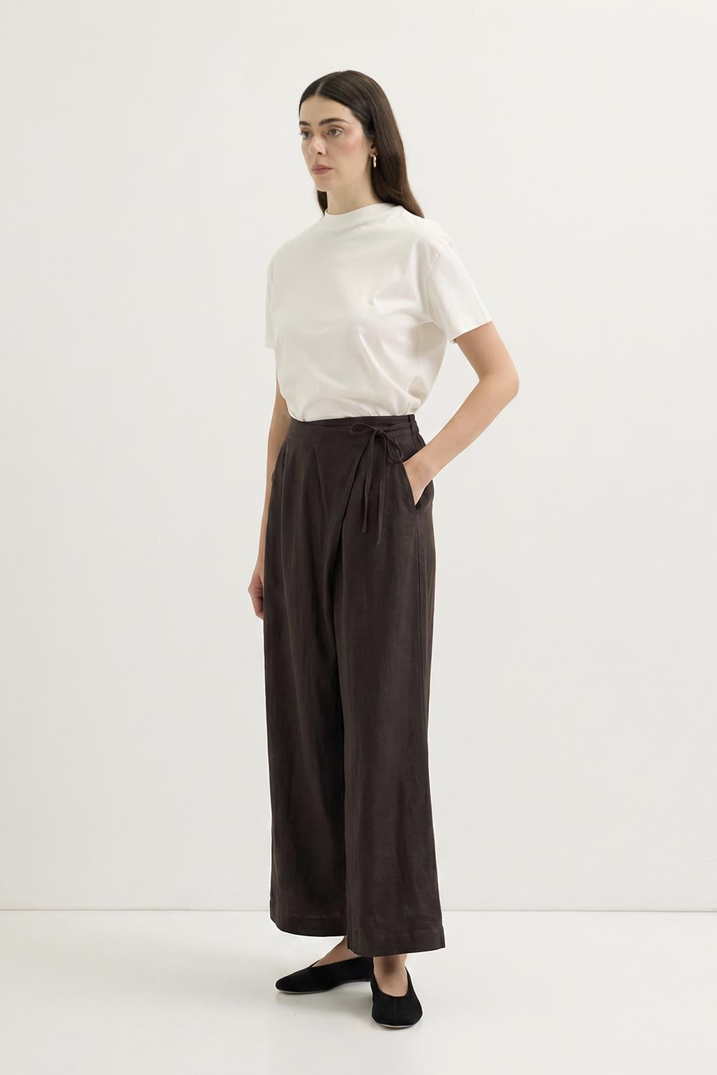 Flap Tie Linen Trousers Brown