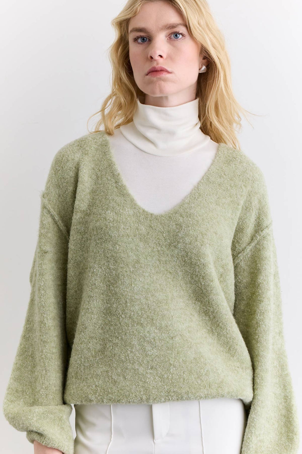 Soft-Textured Knit Sweater Green