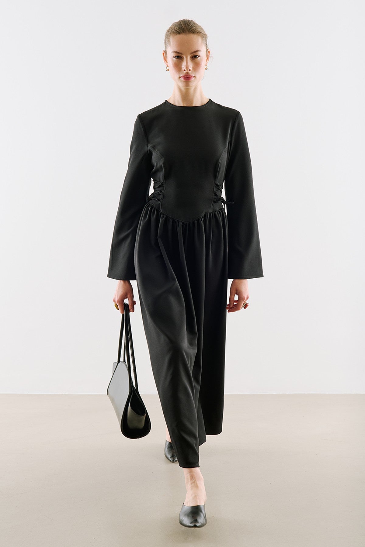 Waist-Fitted Tie-Detail Dress Black