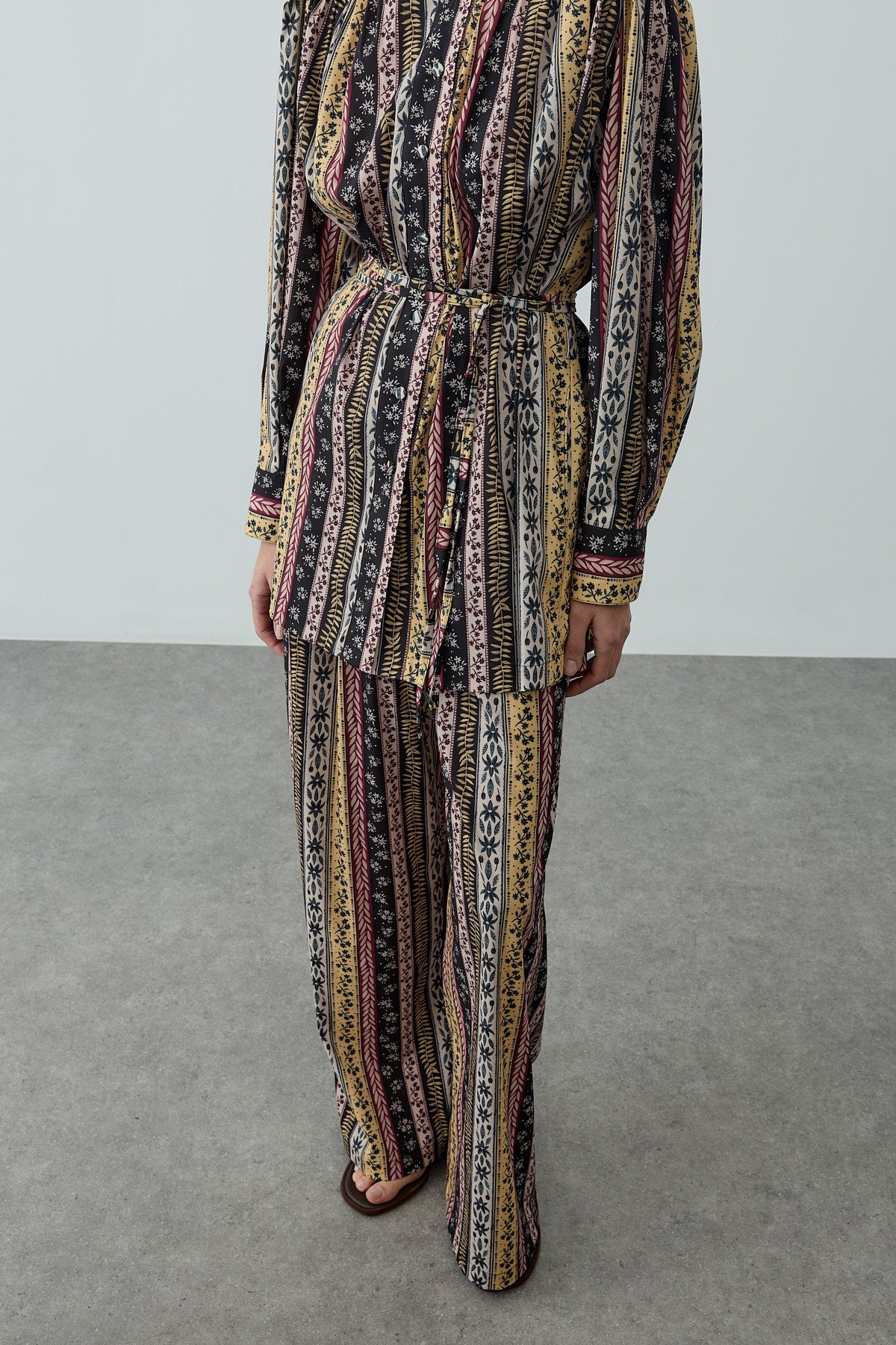 High Collar Patterned Set